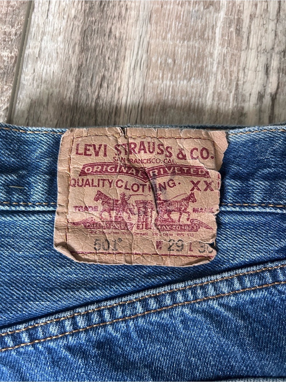 Levi's 501 Original Fit Men's Medium Blue Straight-Leg Jeans Size 29x30 - Picture 3 of 11